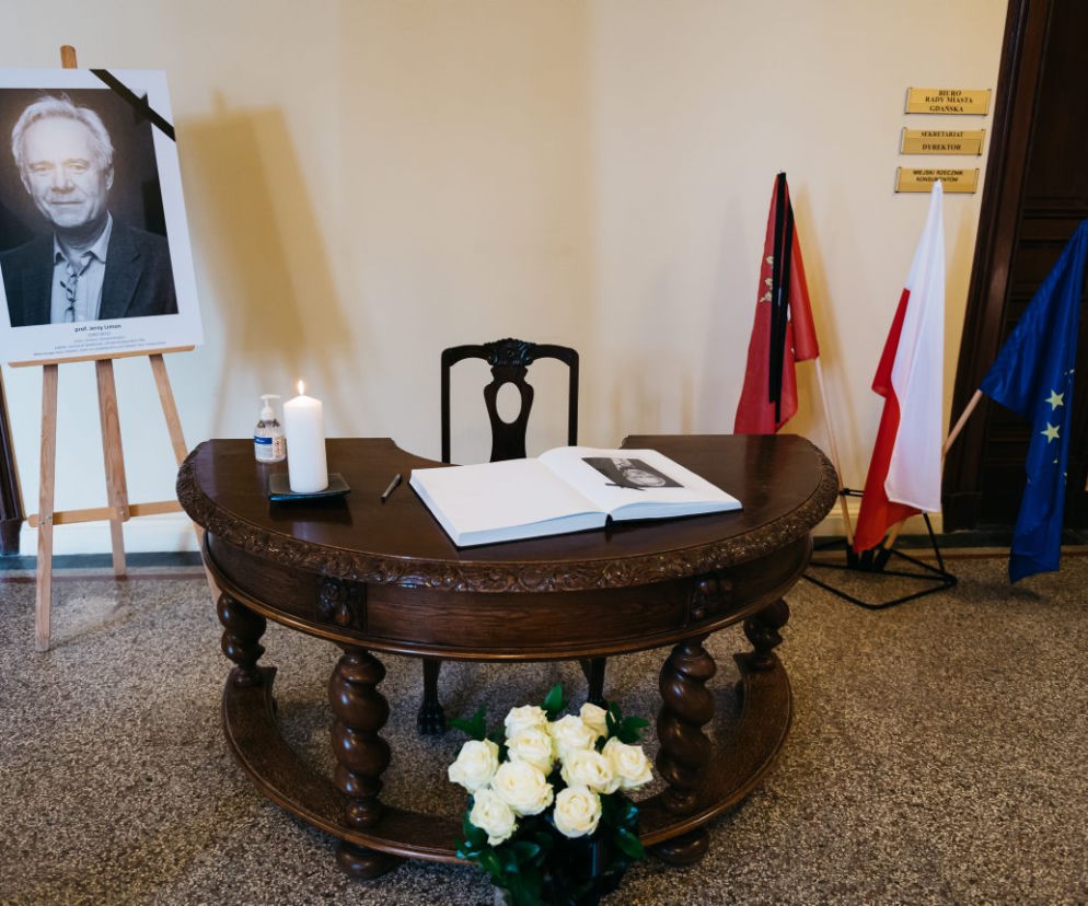Księga kondolencyjna zmarłego prof. Jerzego Limona