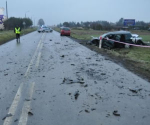 Straszny wypadek na Lubelszczyźnie! Auto zostało zmiażdżone