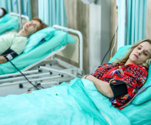 Szpital św. Anny, odcinek 87: Strzelanina przed szpitalem! Postrzelona pielęgniarka walczy o życie