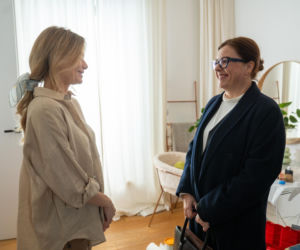 Na dobre i na złe odc. 992. Agata Woźnicka (Emilia Komarnicka), kuratorka (Elżbieta Firek)