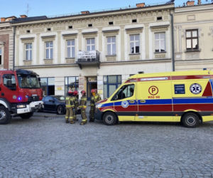  Poważny wypadek w centrum Nowego Sącza.  Samochód potrącił pieszego
