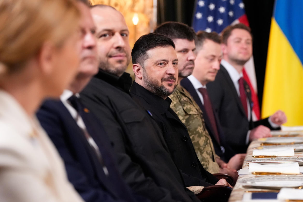 Trump wyrzucił dziennikarzy z sali. „Zabierz ich i daj im obiad!”