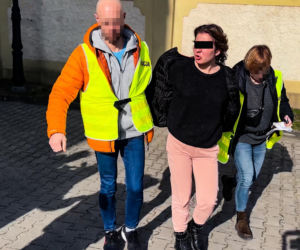 Dwa gołębie na grobie zamordowanych przez córkę rodziców. Ten znak poruszył Ostródę