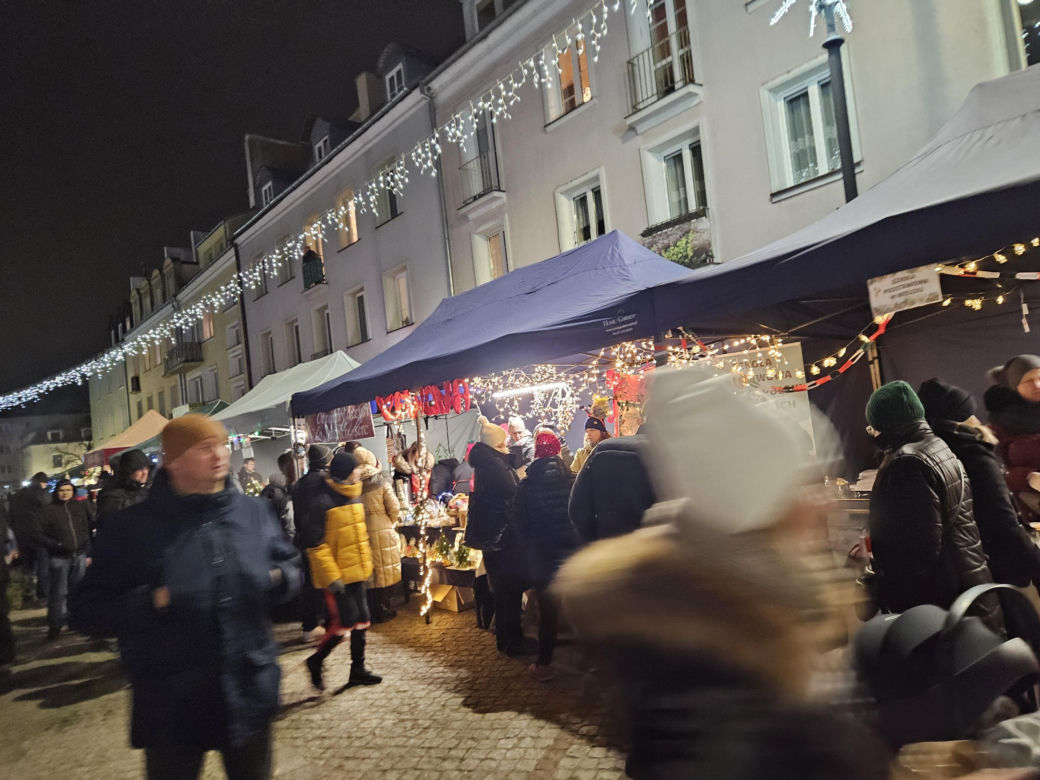 Jarmark Świąteczny w Biskupcu. Na scenie wystąpił zespół Arka Noego [ZDJĘCIA]