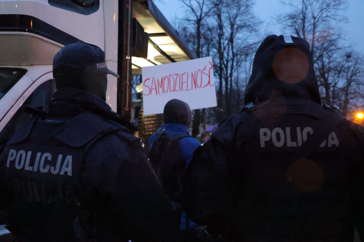 Protest przeciwko Lex Czarnek przez Sejmem