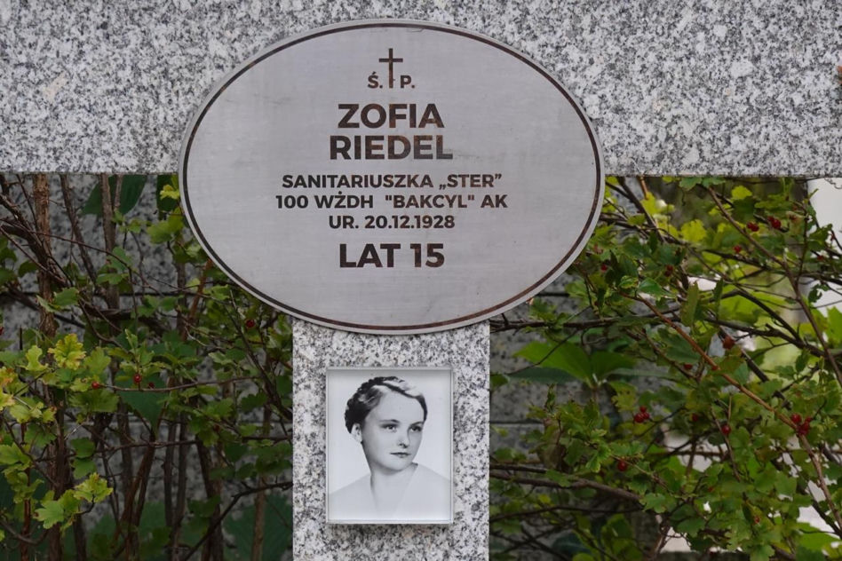 Niemcy mordowali je, bo pomagały rannym