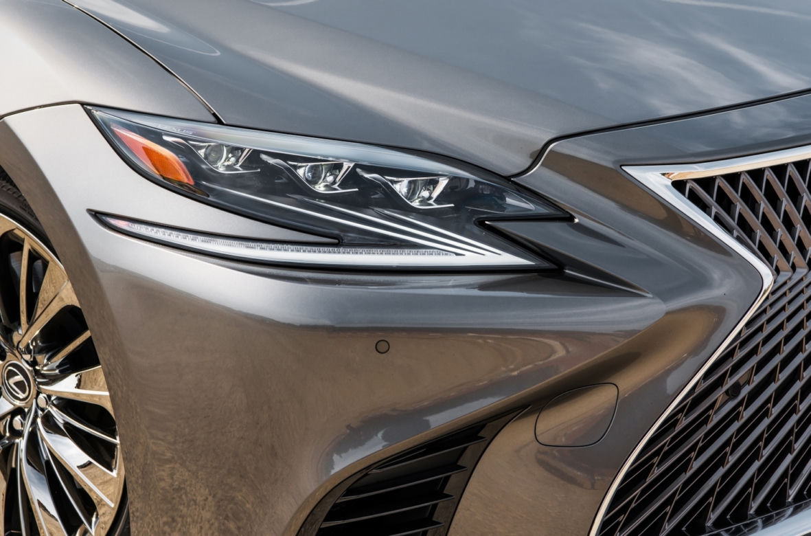 nowy Lexus LS500
