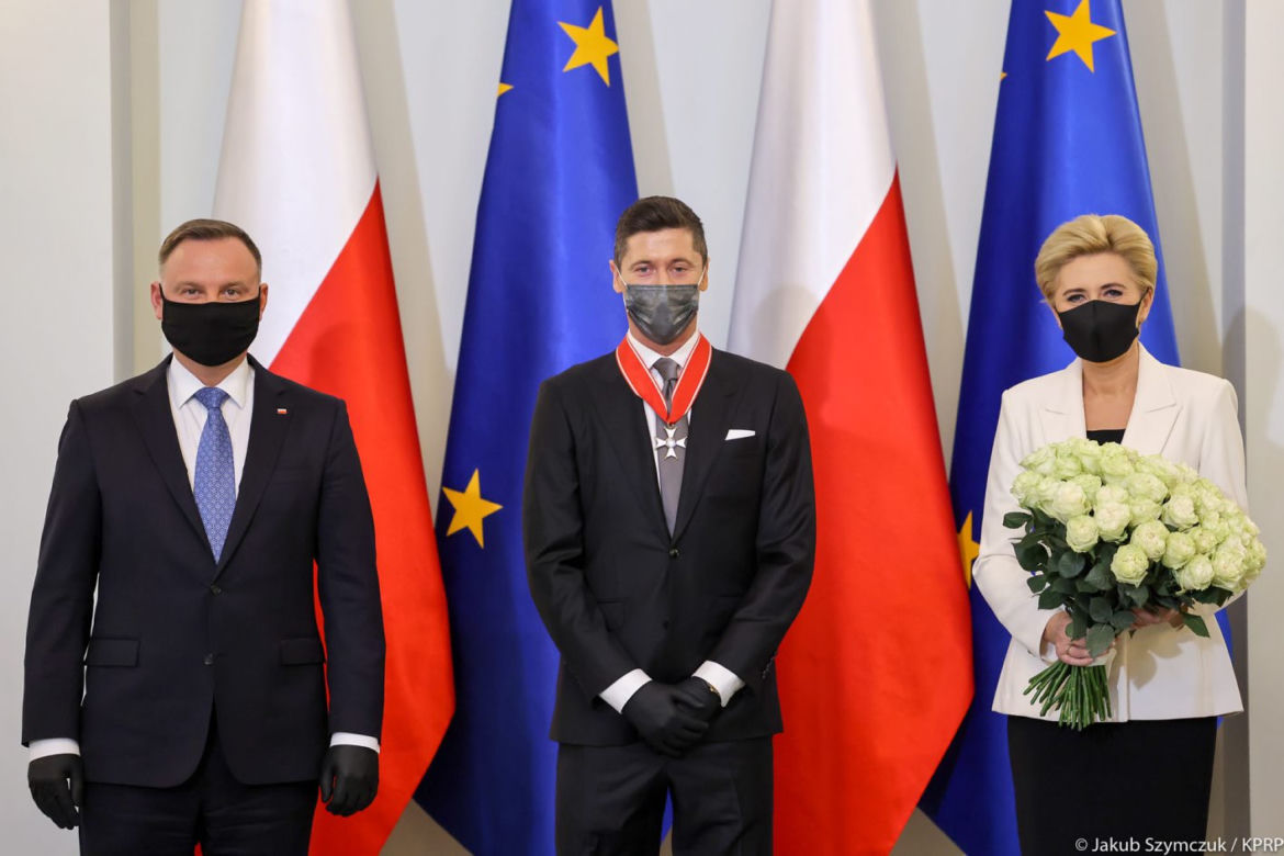 Robert Lewandowski odznaczony przez prezydenta Andrzeja Dudę