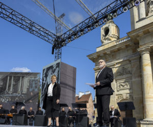 Narodowe czytanie z Karolem i Martą Nawrockimi