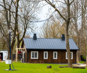 Domki fińskie na Polu Mokotowskim w Warszawie