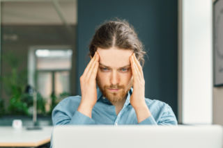 Twój mózg nie lubi ciszy. Naukowcy wskazują prosty trik na koncentrację