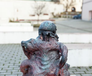 Rzeźba nie z tego świata! Poznaj Zdworca, kosmitę, który zamieszkał w Kielcach