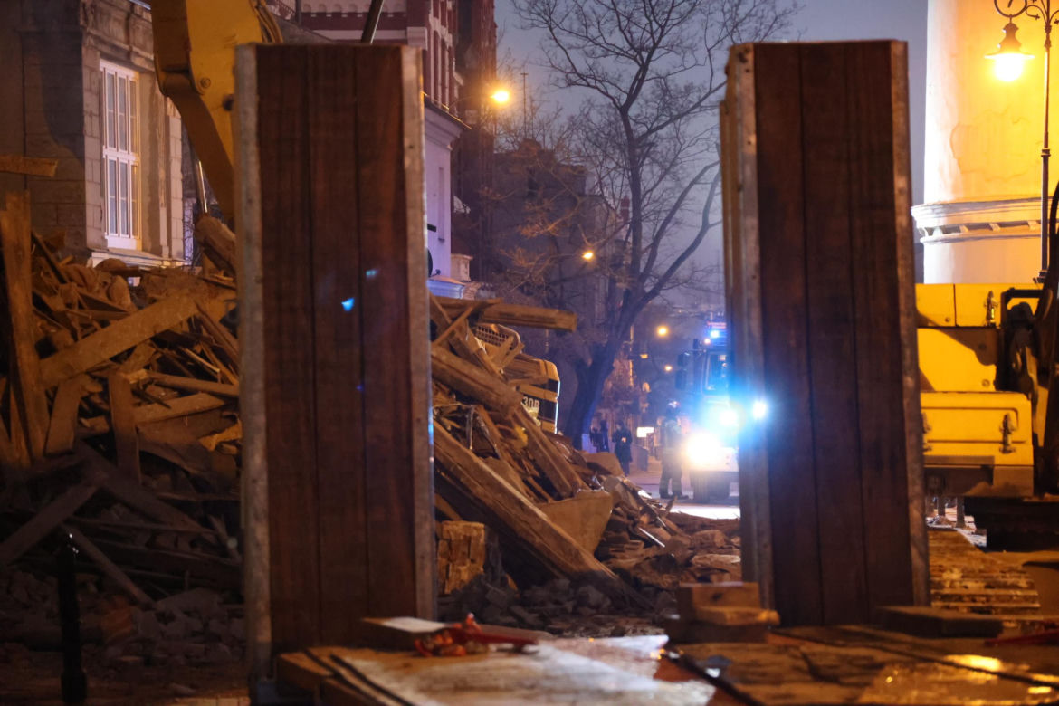 Trwa wyburzanie kamienicy przy ul. Bernardyńskiej w Lublinie