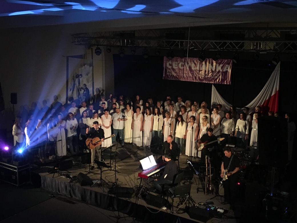 Koncert muzyki chrześcijańskiej przyciągnął tłumy! Zobacz zdjęcia z Cecylianki