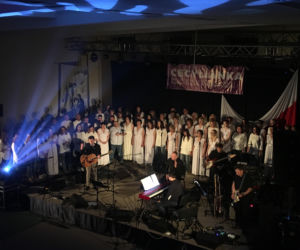 Koncert muzyki chrześcijańskiej przyciągnął tłumy! Zobacz zdjęcia z Cecylianki