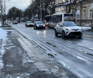 Miasto chce wymienić część nawierzchni na ul. Okulickiego
