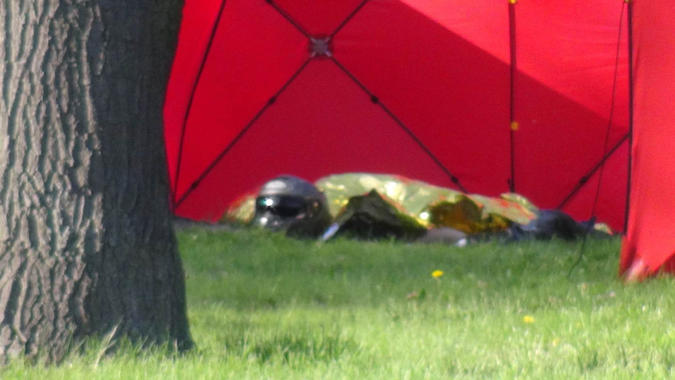 Tragiczny wypadek w Łazach. Motocyklista zderzył się z osobówką. Jedna osoba nie żyje