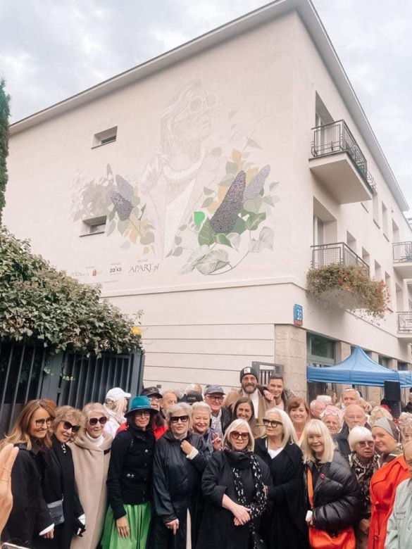Na Saskiej Kępie pojawił się nowy mural. Agnieszki Osieckiej doczekała się upamiętnienia 