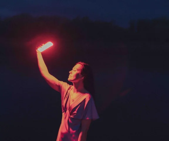 Hipnotyzujący Horyzont Zdarzeń od Margo. Posłuchaj kompozycji