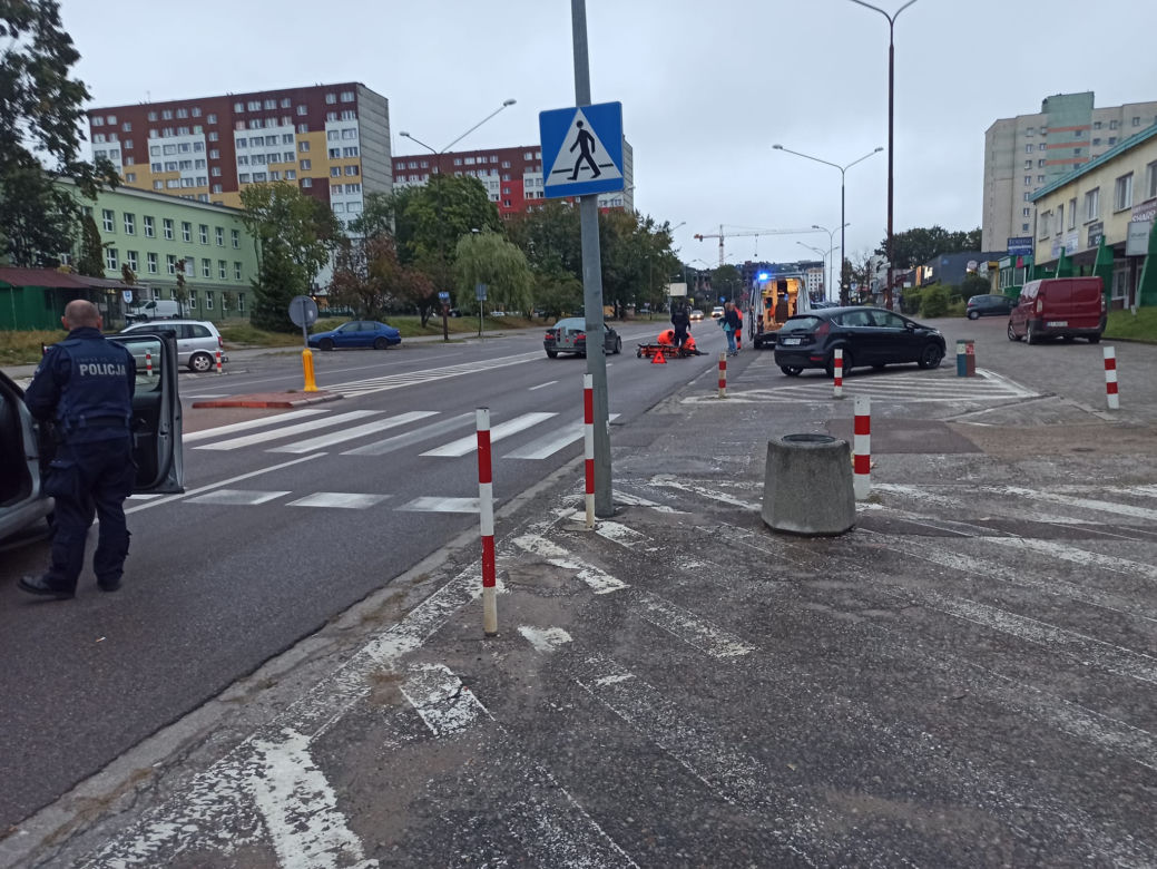 Fatalne potrącenie na przejściu dla pieszych przy ul. Wyszyńskiego. Kobieta trafił do szpitala [ZDJĘCIA]