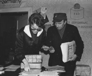 QUIZ PRL. Czy się stoi, czy się leży, trzy tysiące się należy. Tak pracowano w PRL-u