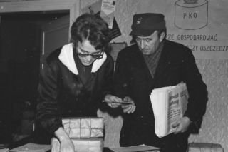 QUIZ PRL. Czy się stoi, czy się leży, trzy tysiące się należy. Tak pracowano w PRL-u