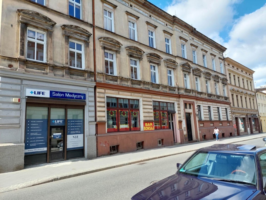 Kamienice w centrum Bydgoszczy potrzebują remontu. Gdzie prace już ruszyły, a gdzie tynk wciąż sypie się ze ścian?