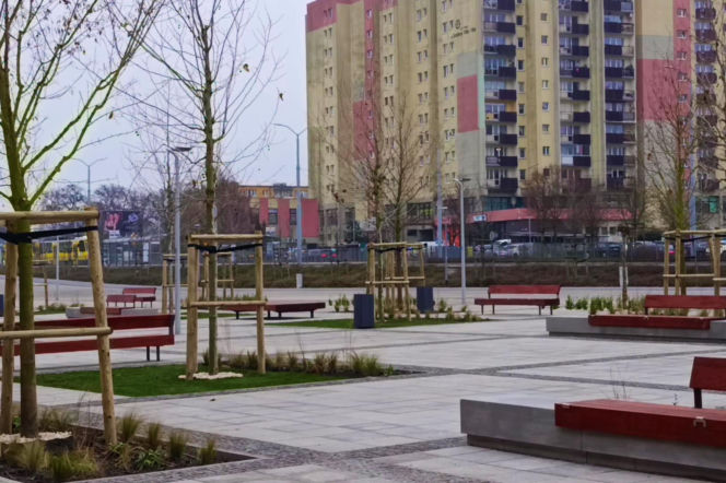 Plac przed Netto Areną po przebudowie