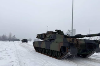 Pierwszy transport Abramsów w 2026 roku dotarł do Polski. Trafią do 1. Warszawskiej Brygady Pancernej