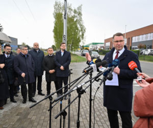 Konferencja prasowa przed Fabryką Broni ŁUCZNIK