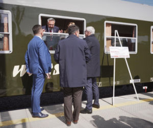 Jechałem legendarnym pociągiem. W środku jak kiedyś, aż trudno uwierzyć! Ludzie mówią wprost: „to były czasy”