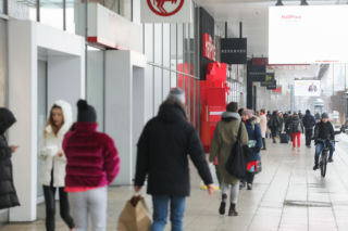 Sklepy otwarte w Wigilię 2025 - jakie i do której godziny? Czy 24.12 zrobimy zakupy?