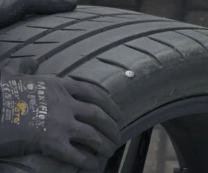 Sportowe BMW Królowej życia nie mogło jechać dalej. Auto potrzebowało fachowej pomocy