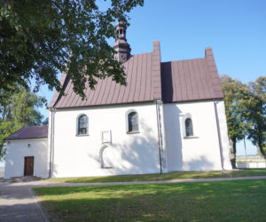 Ta mała wieś skrywa niezwykłą historię. Świątynia stoi tu od 1362 roku