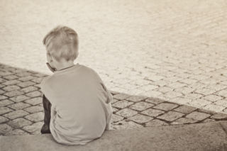 10-latek brutalnie pobity w szkole. Zaatakowało go trzech starszych uczniów