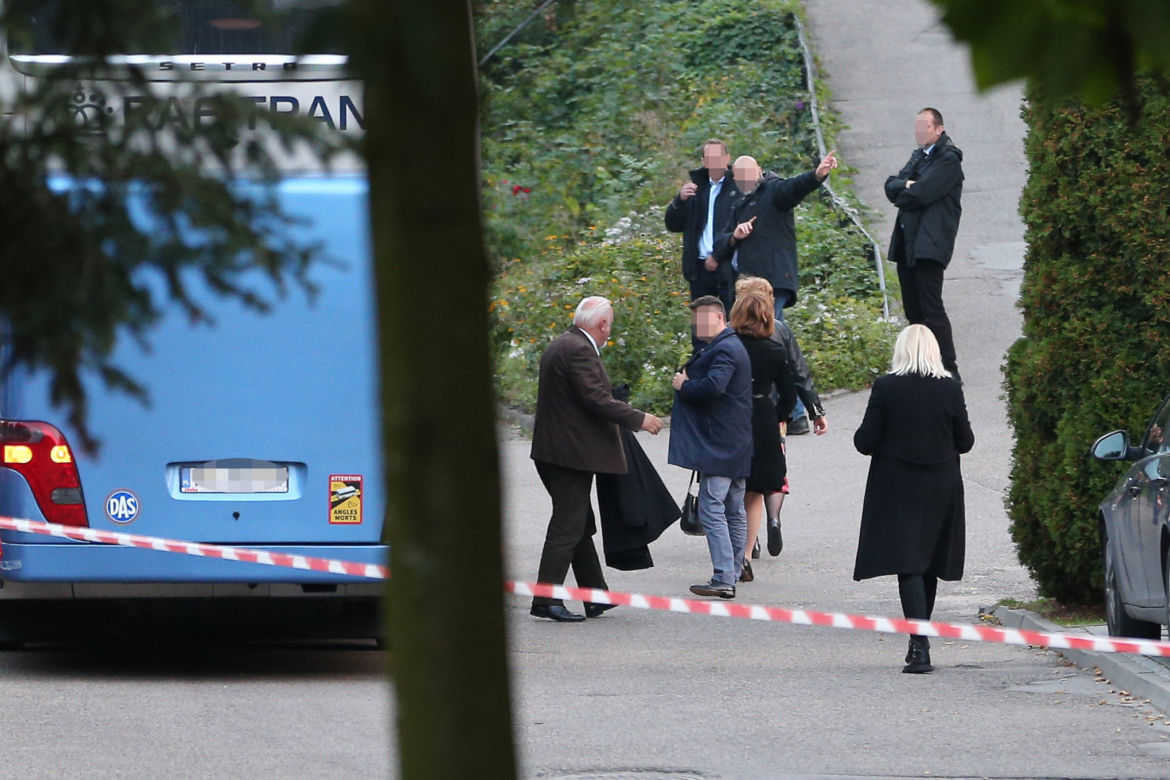 Posłowie PiS jechali autokarem a Kaczyński limuzyną