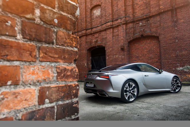 Lexus LC500h 3.5 V6 359 KM Superturismo