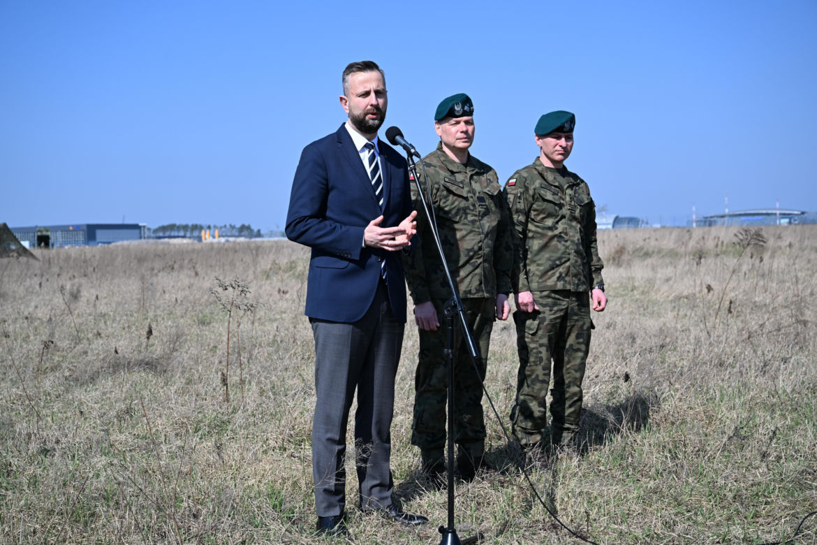 Szef MON o umowie z Hutą Stalowa Wola. „Przez lata nie było to możliwe”