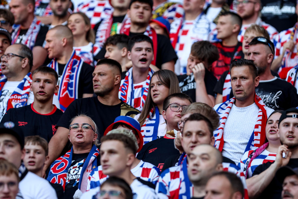 Zobaczcie zdjęcia kibiców z meczu Górnik - Fenerbahce i krótkie podsumowanie środowego spotkania na se.pl