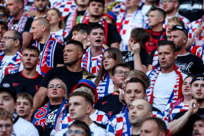Zobaczcie zdjęcia kibiców z meczu Górnik - Fenerbahce i krótkie podsumowanie środowego spotkania na se.pl