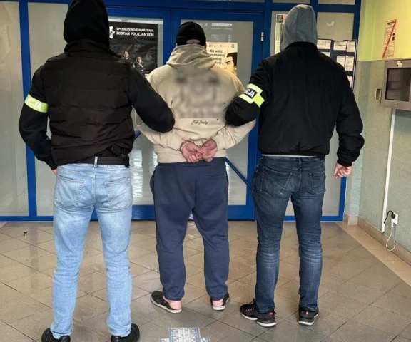 Areszt dla 43-latka za ataki nożem i metalową pałką