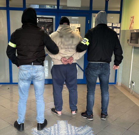 Dwa brutalne napady na ulicach Gdańska. Sprawca atakował nożem i metalową pałką