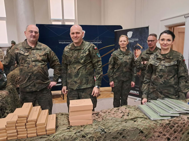 Targi Służby i Pracy w Skarżysku. Wojsko Polskie kusi nowoczesnością i stabilną ścieżką kariery