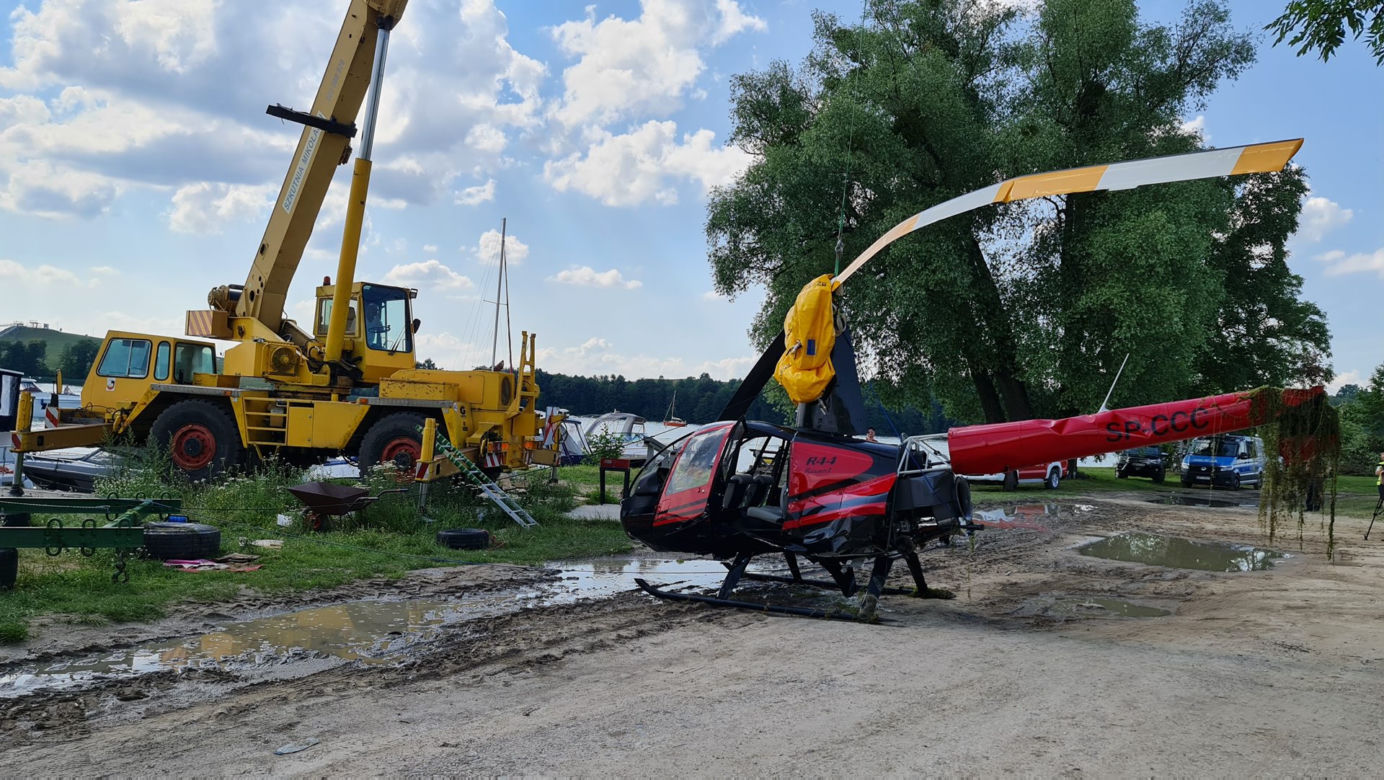 Śmigłowiec spadł do jeziora Tałty