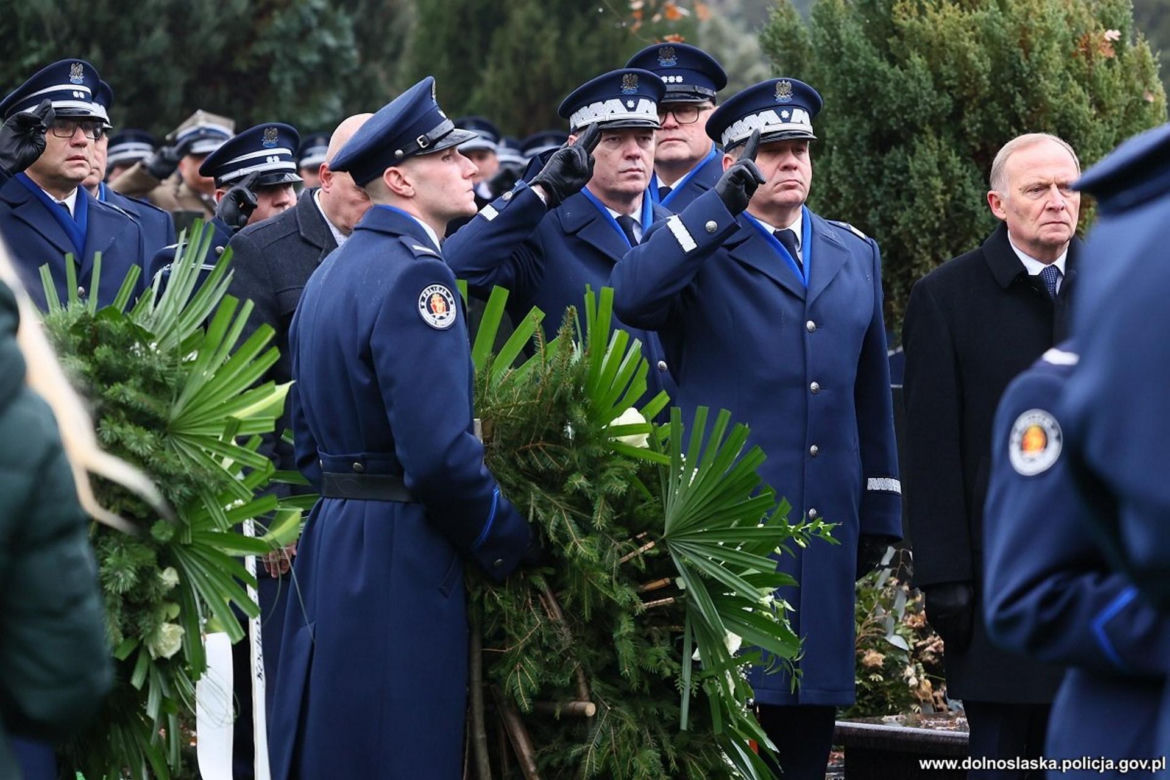 „Niebo płakało, a my razem z nim”. Strumienie deszczu i łez na pogrzebach Daniela i Ireneusza