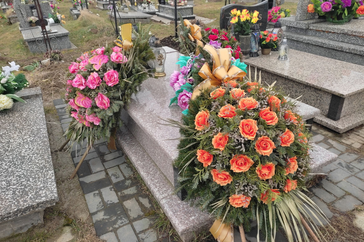 Syn przetrzymywał zwłoki matki by pobierać jej emeryturę? Śledczy badają sprawę.
