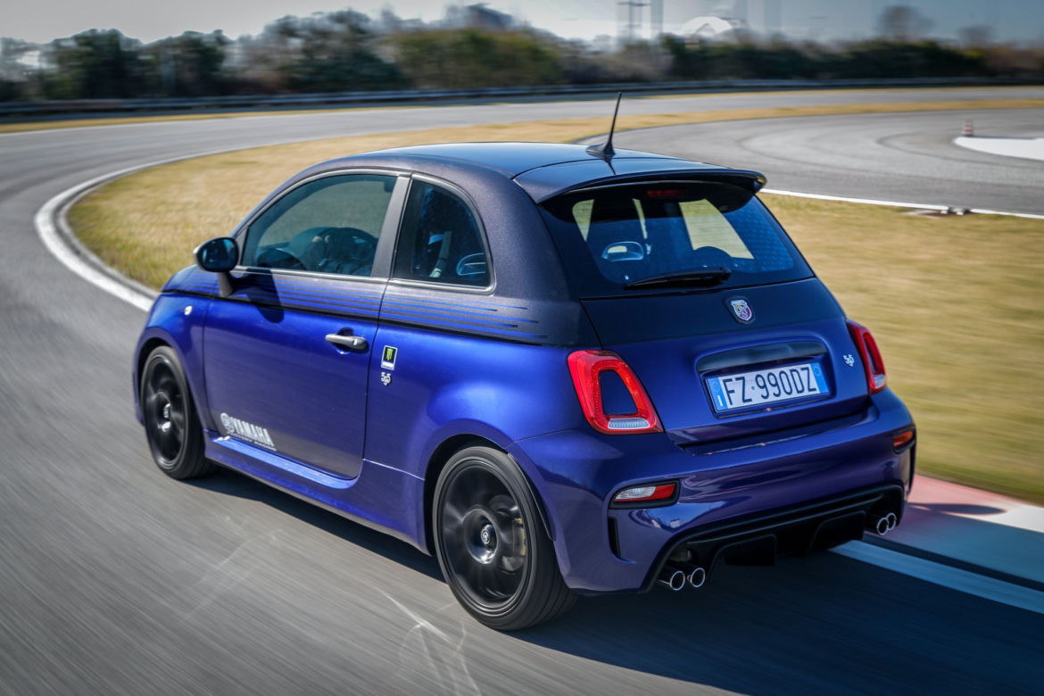 Abarth 595 Monster Energy Yamaha i Scorpioneoro