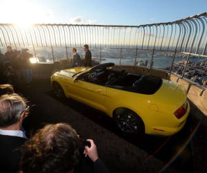 Ford Mustang na Empire State Building