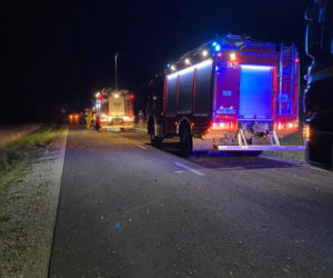 ROZTRZASKANY mercedes pod Poznaniem. Cztery osoby zostały RANNE 