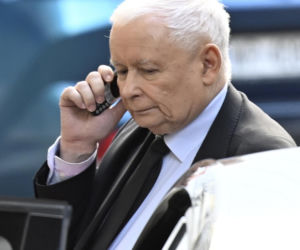 Kaczyński ma kultowy telefon komórkowy